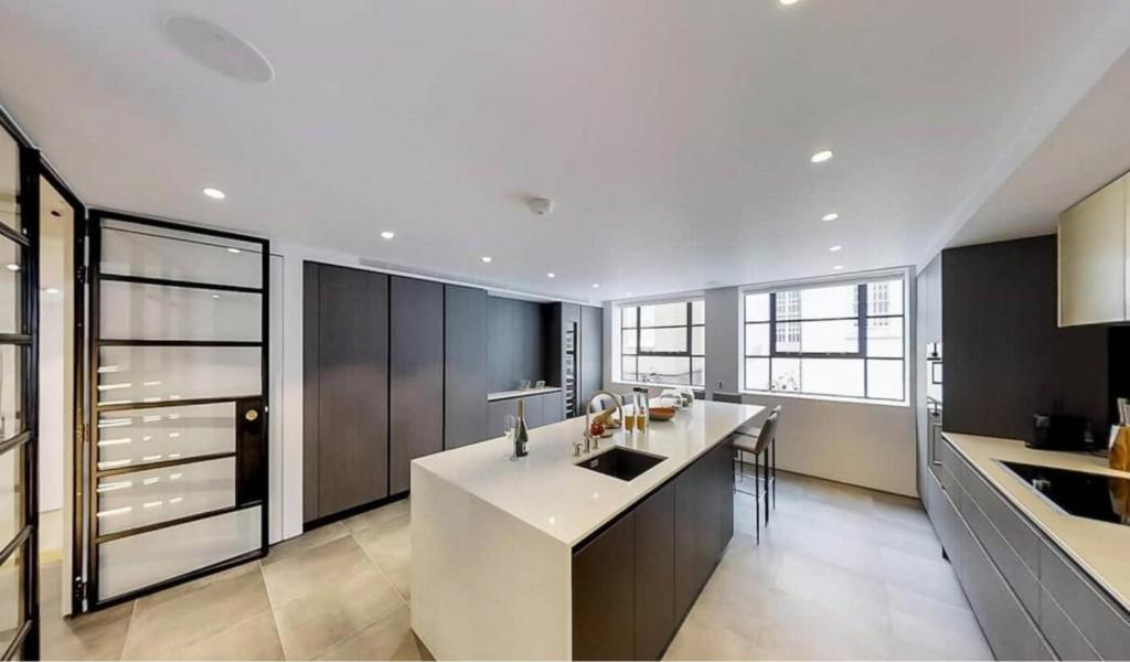 Nice 2 Bedroom Apartment *