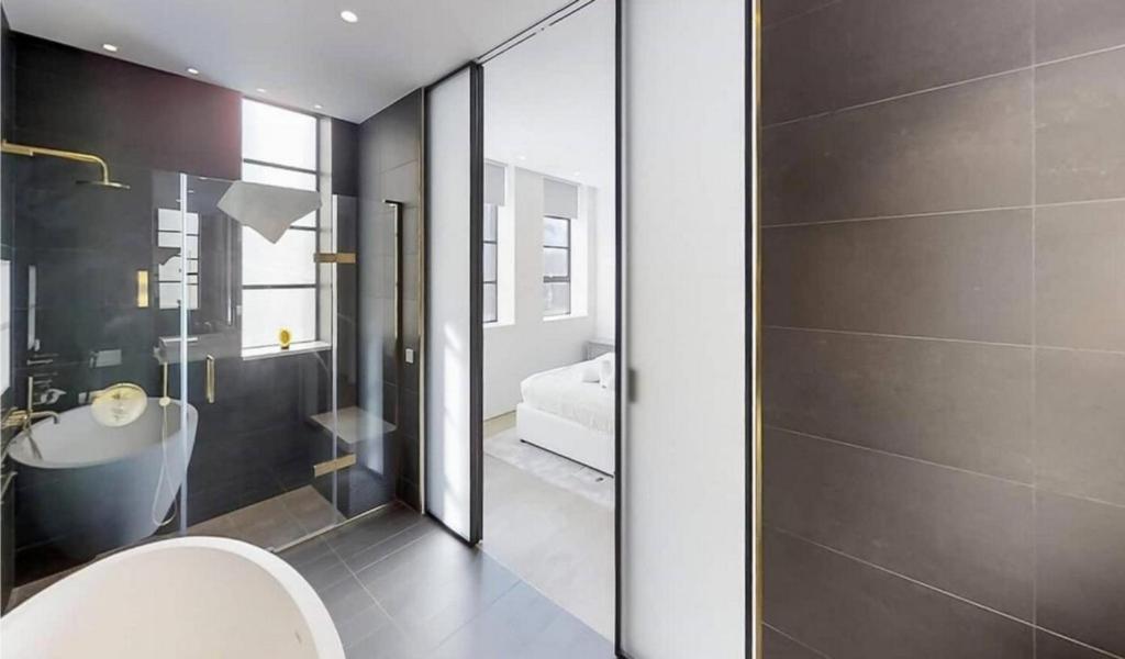 Apartment Nice 2 Bedroom London