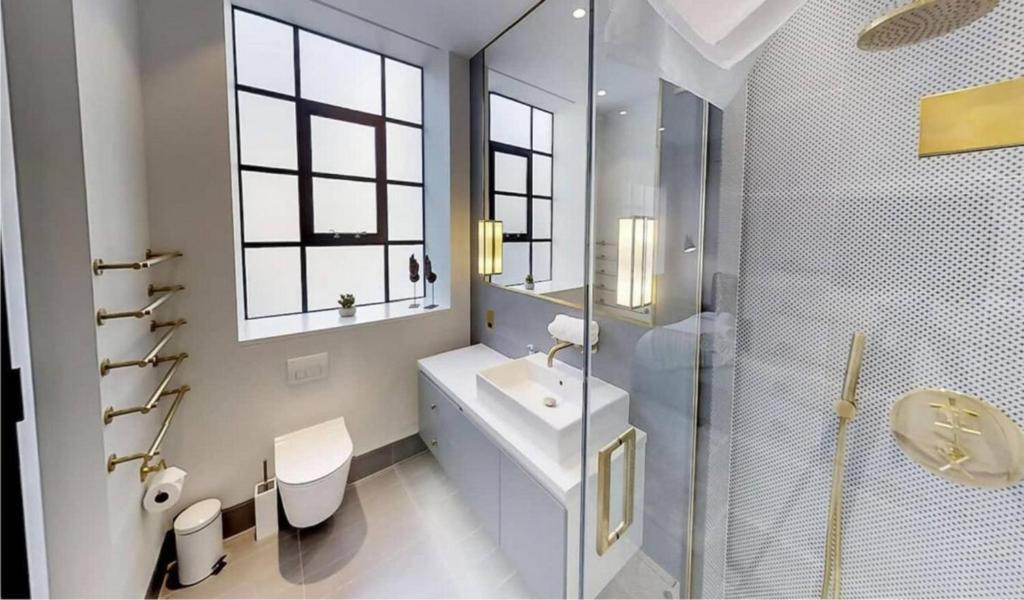 Nice 2 Bedroom * London
